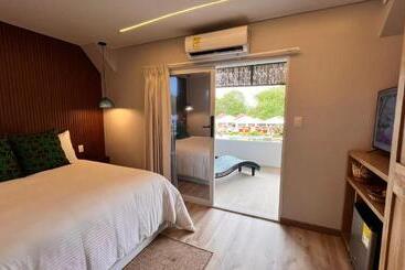 Pao Pao Hotel & Beach Club