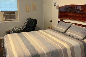 بنسيون Sunset Cabin