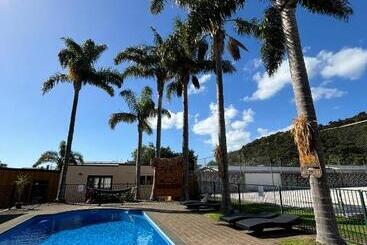 هاستل Palm Tree Lodge & Backpackers