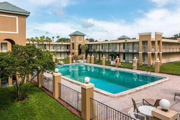 فندق Rodeway Inn And Suites Lakeland