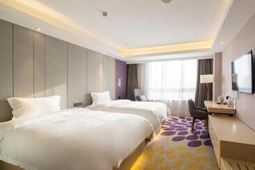 Lavande Hotels· Jingmen Xingqiu Shijiecheng