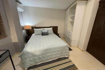 膳宿费 Under The Stars