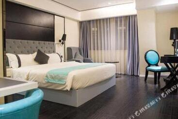 Xana Hotelle Neijiang City Center Branch