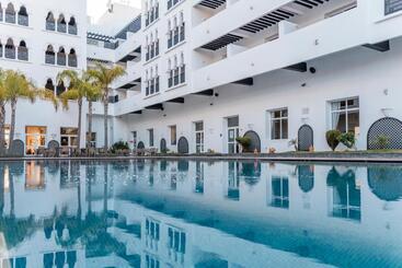 هتل Andalucia Tangier