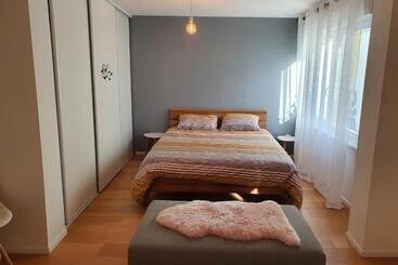 بنسيون La Kaza Europa