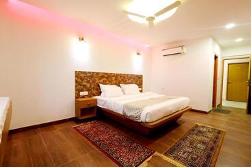 هتل Jaisal Inn   Pure Veg