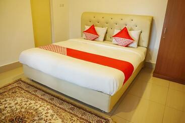 فندق Oyo 733 Mina Homestay