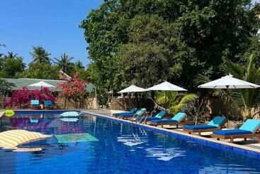 펜션 Living Asia Sunset Resort