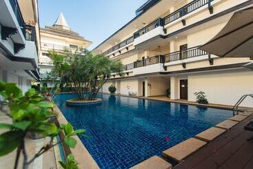 בית מלון כפרי Gassan Legacy Golf Club