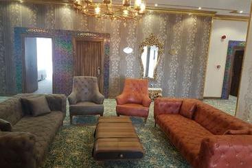 تختخواب و صبحانه Rakasta Boutique