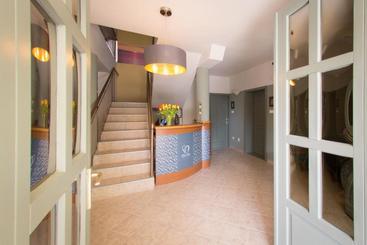 هتل Villa Oliva Boutique Rooms & Spa Zamárdi