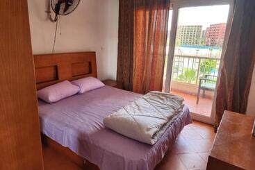 شقة فندقية بورتو جولف مارينا شاليه غرفتين علي المشاية