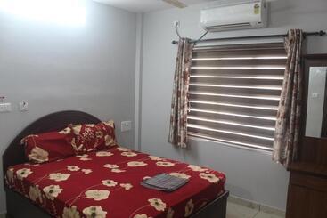 ホテル Hitech Residency Alathur