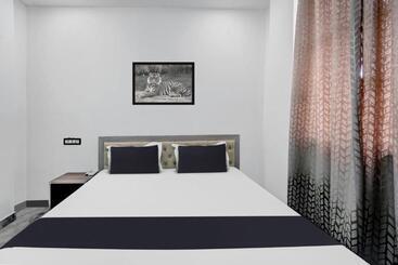 Super Oyo Flagship Hotel Singh Residency
