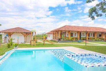 هتل Finca Tesorito