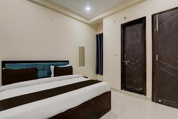 Oyo Flagship Hotel Jp International