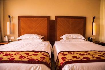 هتل Sanya Yue Hai Hua Dong Seaview