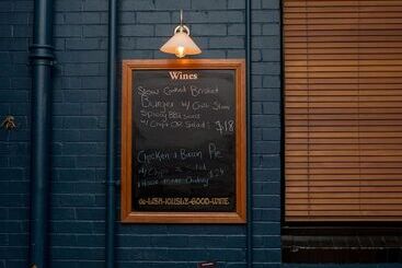 בית מלון כפרי The Tamworth