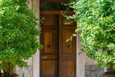 تختخواب و صبحانه Bastide Du Pin