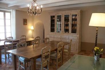 تختخواب و صبحانه Bastide Du Pin