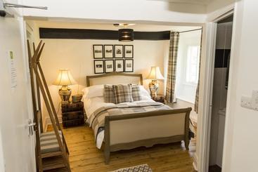 هتل Apple Tree Inn