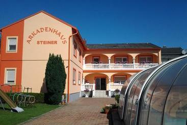 Bed and Breakfast Arkadenhaus Steiner
