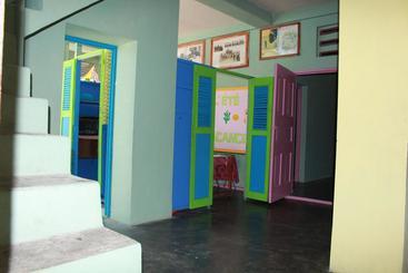 민박 Ecole Les Poupons