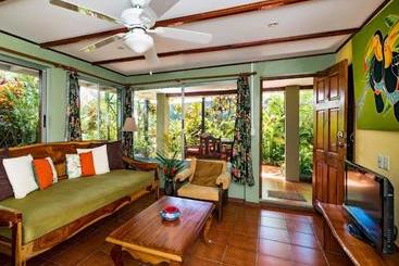 تختخواب و صبحانه Villas Oasis