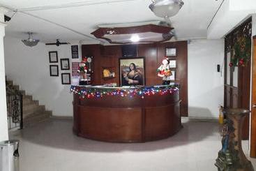 هتل Davinci Calarca