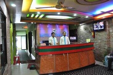 هتل Hilton City Residential