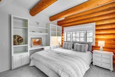 별장 Alpine Log Cabin On 27 Acres W/ Hiking Trails!