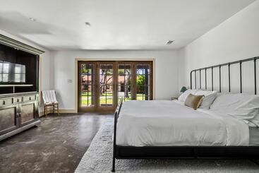 별장 Cabins On The Lake   Boat Dock   Firepit