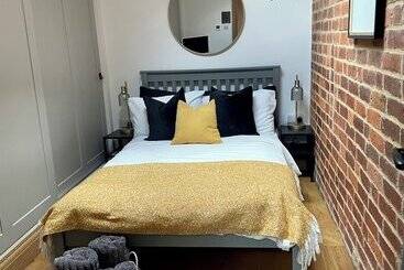 乡村酒店  Open Plan Barn Conversion In Herefordshire