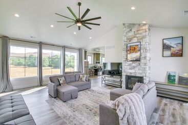 بيت ريفى Spacious Idaho Home On Scenic Cub River!