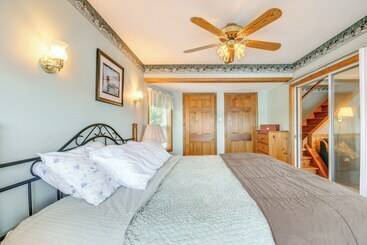 קוטג'' Waterfront Harrisville Home W/ Outdoor Fireplace!