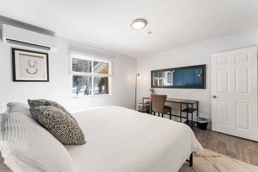 بيت ريفى Birchwood By Avantstay Game Room + Lake Access
