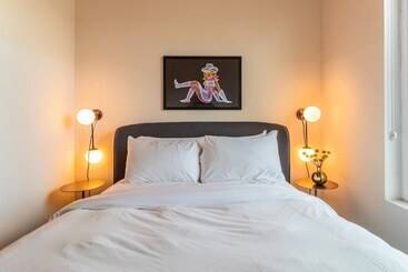 کلبه Conway Multiple Private Units Sleeps 36