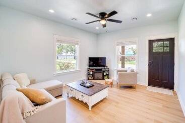 بيت ريفى Eufaula Vacation Rental: Walk To Lakeside Beaches!