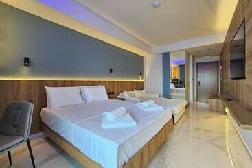 ホテル Akteon Girni