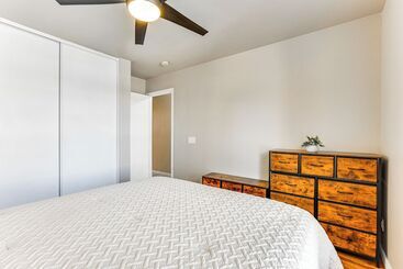 קוטג'' Peoria Home W/ Fenced In Yard & Patio!