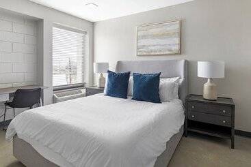 アパートホテル Tower On Tenth By Barsala