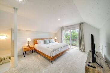 بيت ريفى Tree Lined Hayden Home W/ Hot Tub & Lake Views!