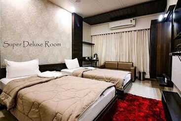 Fabhotel Prime Midtown