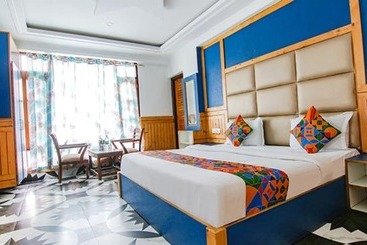 Fabhotel Rosewood Inn I