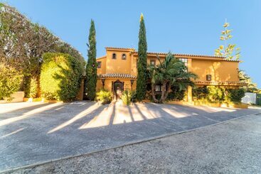 ホテル Boutique Al-ana Marbella