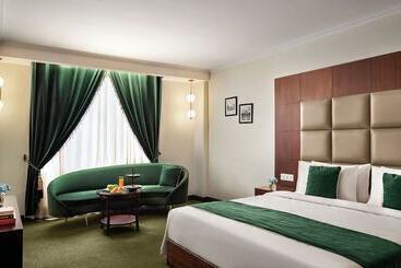 בית מלון כפרי Deventure Sarovar Portico Patel Nagar