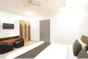 Hotel Day S Inn Luxury Stay Near Care Hospital In Budget Friendly Price Best Seller