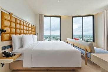 בית מלון כפרי Hilton Garden Inn Rayong