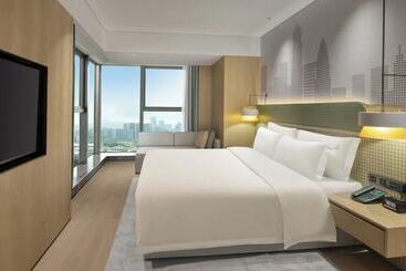 בית מלון כפרי Holiday Inn Shenzhen Nanshan By Ihg