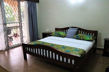 هتل The Harp Hamilton Park